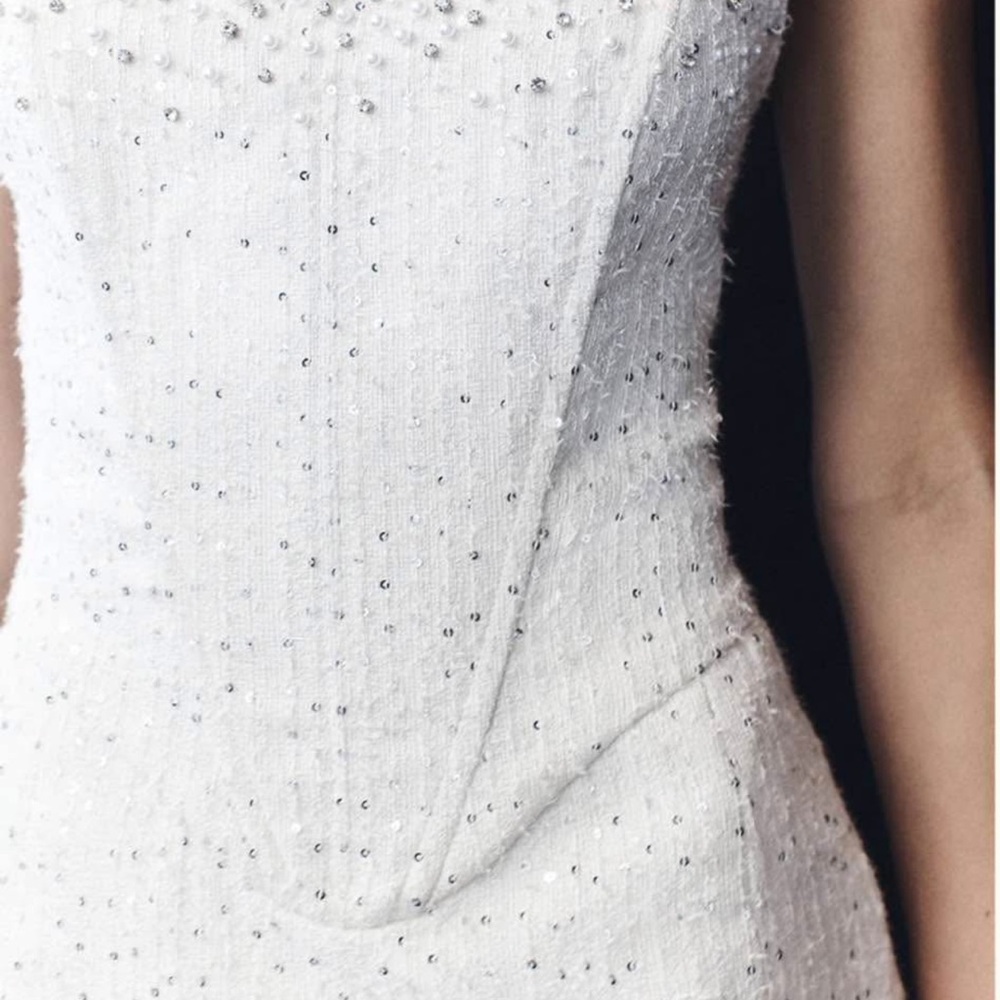 Meshki Lorrie Tweed Basque Corset White Dress with Pearls Embelishments
LARGE - Picture 3 of 5